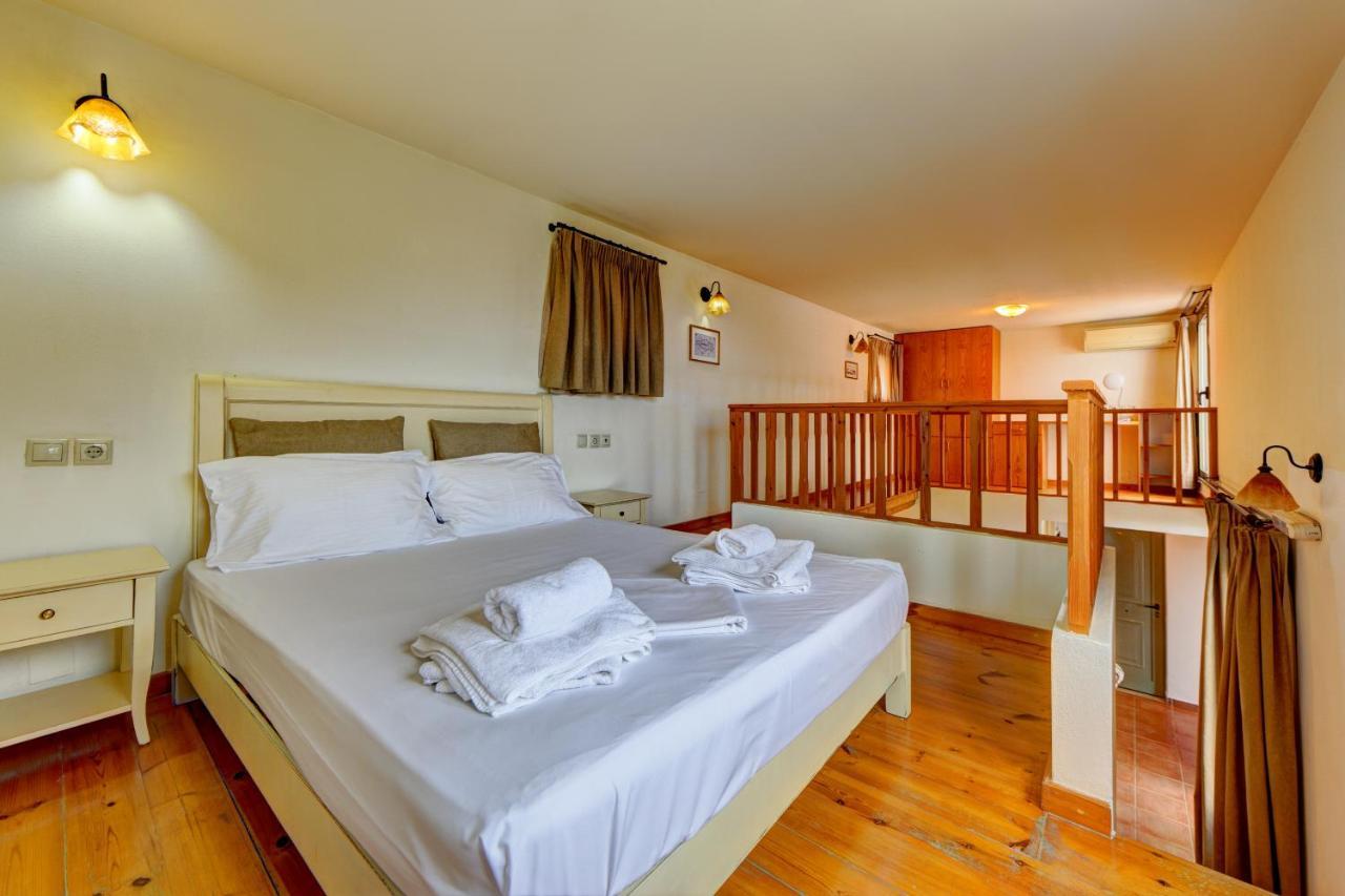 Mourtzanakis Residence - Traditional Eco Hotel In Akhládha エクステリア 写真