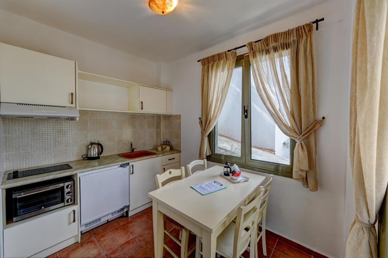 Mourtzanakis Residence - Traditional Eco Hotel In Akhládha エクステリア 写真